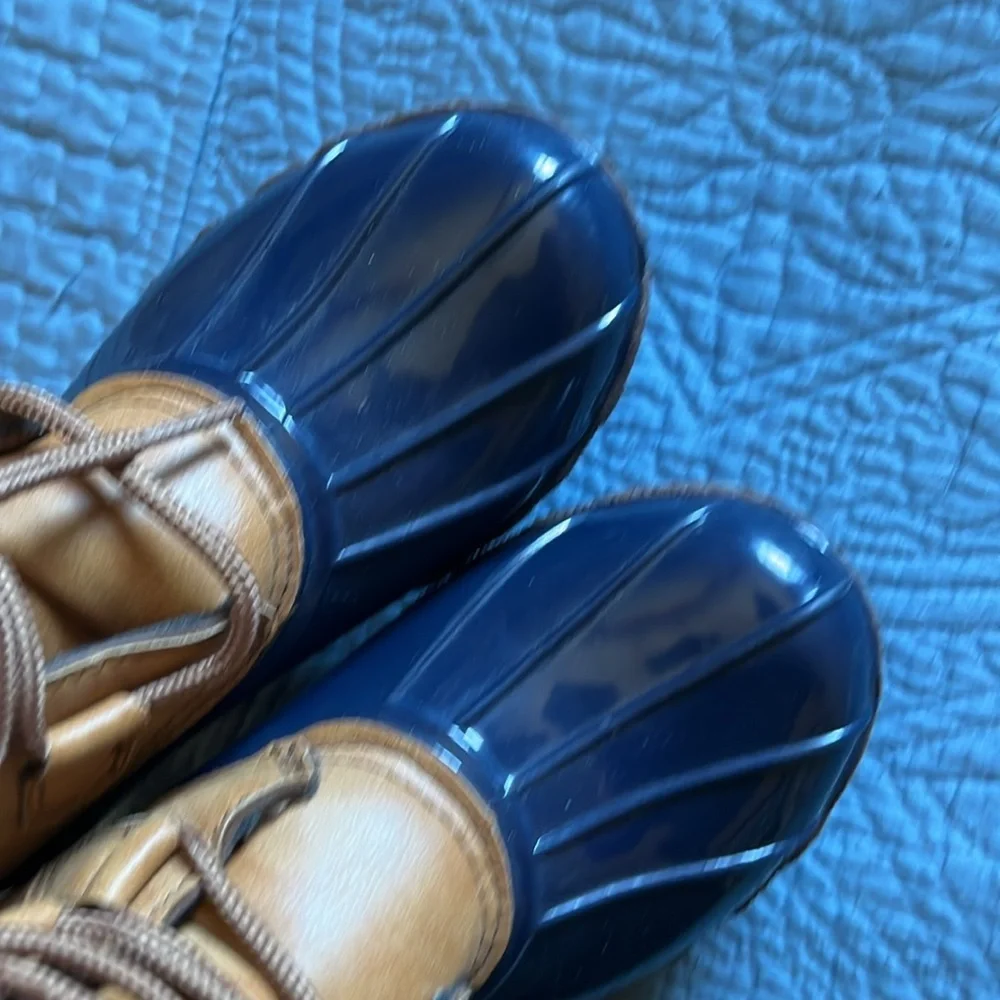 Adrienne Vittadini Girl’s duck‎ boots Size 2